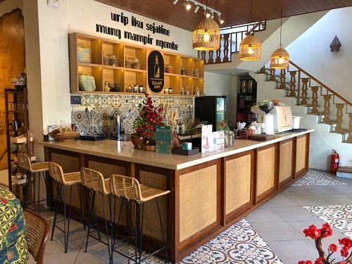 Restaurant Ambience 
